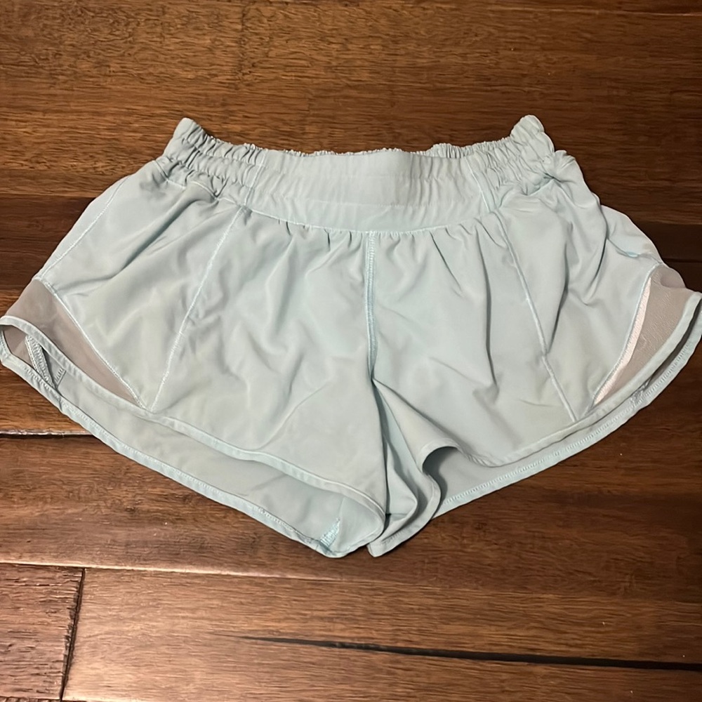 ICING BLUE LULULEMON 2.5 INCH HOTTY HOT SHORTS